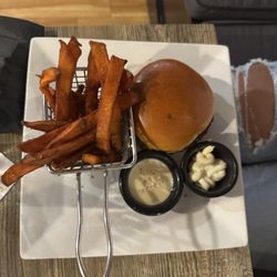 LouReda's an American Table