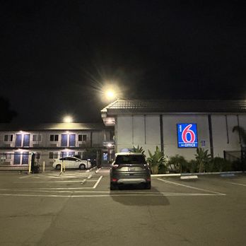 Motel 6 - Hotels Near Me - Sacramento, California
