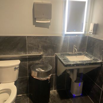 Cloud 9 Foot Spa Pearland - Bathroom - Massage Near Me - Pearland, Texas Cloud 9 Foot Spa Pearland - Bathroom - Massage Near Me - Pearland, Texas