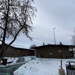 Santiam Rest Area I-5 North - 22 degrees and icy January day! Sidewalks well salted and plowed streets.