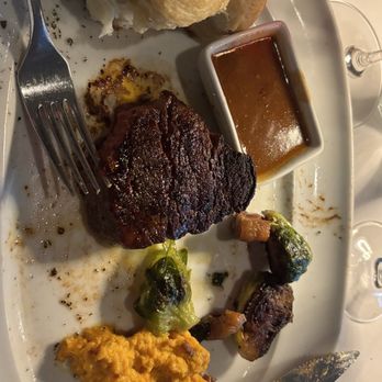 Steak 48 Del Mar - The excellent Filet Mignon (medium being a perfect medium-rare) along with sides - Steakhouses Near Me - Del Mar, California Steak 48 Del Mar - The excellent Filet Mignon (medium being a perfect medium-rare) along with sides - Steakhouses Near Me - Del Mar, California