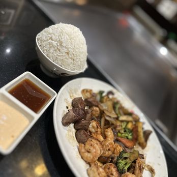 Fumi Hibachi Sushi and Bar - Shrimp and Filet Mignon Combo - Sushi Bars Near Me - Duluth, Georgia Fumi Hibachi Sushi and Bar - Shrimp and Filet Mignon Combo - Sushi Bars Near Me - Duluth, Georgia