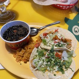 Taco plate with grilled shrimp tacos Taco plate with grilled shrimp tacos
