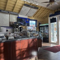 Insomniacs Fine Coffee, Tea, Smoothies & Cafe - Inside counter