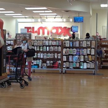TJ MAXX - Updated May 2025 - 138 Photos & 136 Reviews - 2250 S Shore Dr