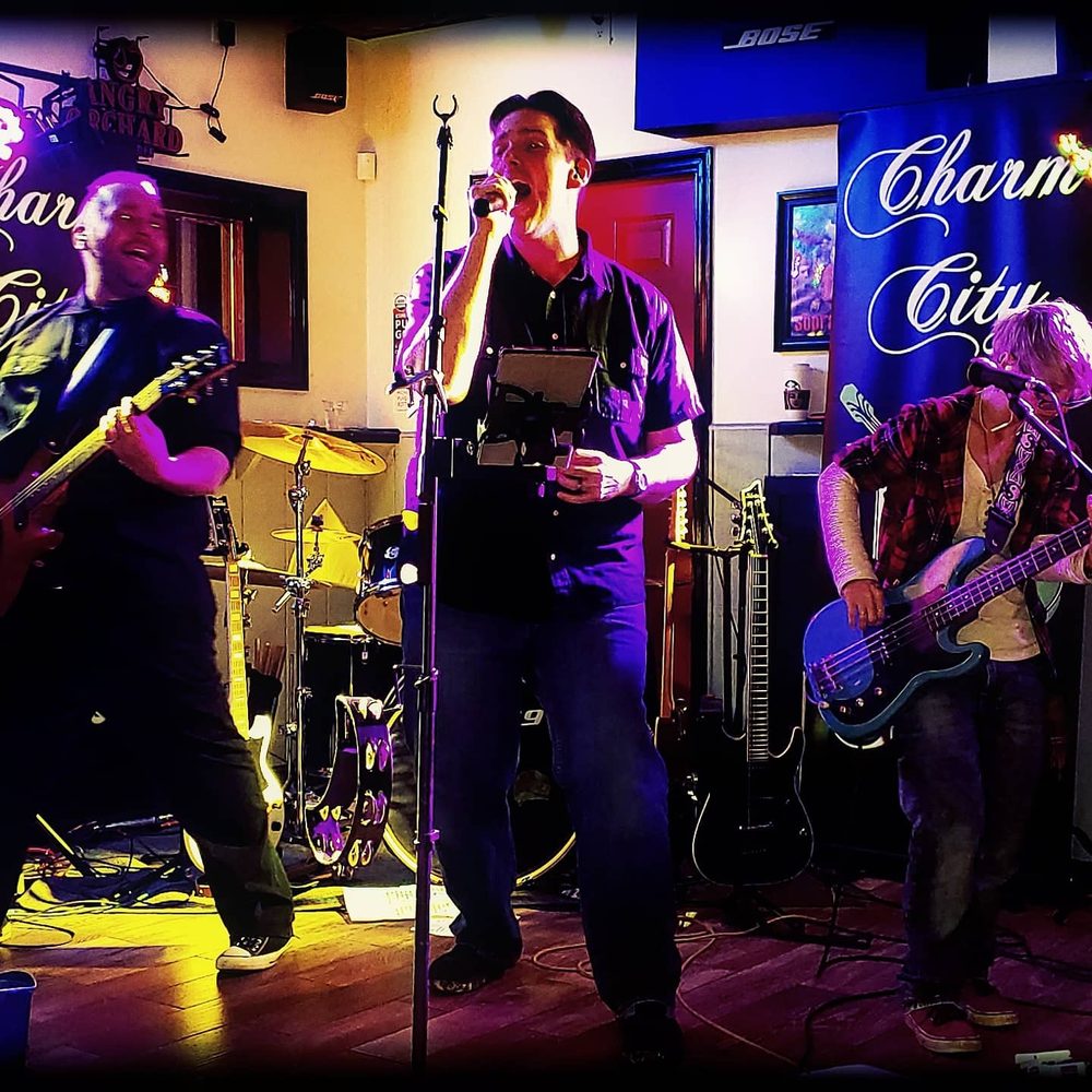 ALIBIS BAR AND GRILL Updated November 2024 17 Photos & 12 Reviews