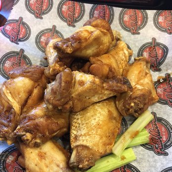 Full Moon BBQ - Medium original wings - Barbeque Near Me - Opelika, Alabama