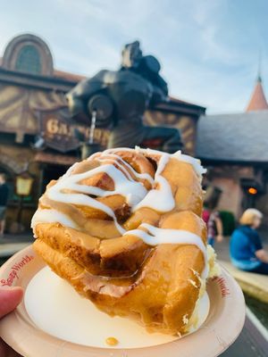 Gaston's Tavern by null
