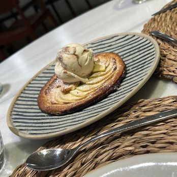 AC Hotel Gava Mar - Postre en el restaurante - Hotels Near Me - Gava, B