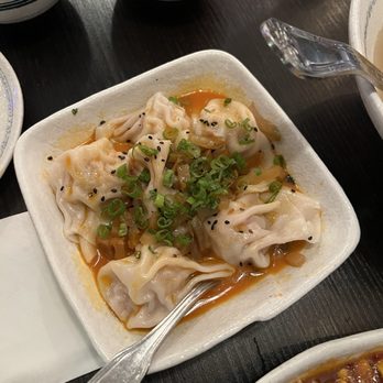 Dumpling Kitchen - Castro - S10.Wontons in Chili Oil (6 pcs) (Contained Peanut butter) - Noodles Near Me - San Francisco, California