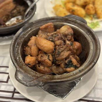 Bowl Kee Restaurant - a bowl of food on a table - Chinese Near Me - Markham, Ontario