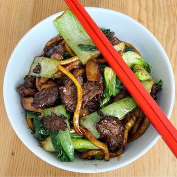 Woon - Beef noodles with bok choy - Chinese Near Me - Los Angeles, California