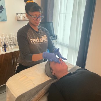 Restore Hyper Wellness - Issaquah - Erica doing our Oxygen Facial - IV Hydration Near Me - Isaquah, Washington Restore Hyper Wellness - Issaquah - Erica doing our Oxygen Facial - IV Hydration Near Me - Isaquah, Washington