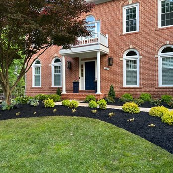 DiMarco Landscape & Gardening - Front Garden Makeover - Reston, VA - Landscaping Near Me DiMarco Landscape & Gardening - Front Garden Makeover - Reston, VA - Landscaping Near Me