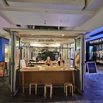 Gem Studio - Jewelry Near Me - Honolulu, Hawaii Gem Studio - Jewelry Near Me - Honolulu, Hawaii