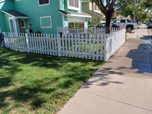 Variety of Front Yard Fences - Do you need to upgrade or install a new fence at your home or business location? Let us handle the dirty work! We will advise you with the best fences that fit your needs. We are committed to bringing you the highest quality fencing in Oakland CA. The way we do this is by understanding and participating in every step of the process, from startup to installation. And we have been. We quote projects, we design fences, we do quality control, then we build, assemble and install them. Also, we are here to answer all your questions. Variety of Front Yard Fences - Do you need to upgrade or install a new fence at your home or business location? Let us handle the dirty work! We will advise you with the best fences that fit your needs. We are committed to bringing you the highest quality fencing in Oakland CA. The way we do this is by understanding and participating in every step of the process, from startup to installation. And we have been. We quote projects, we design fences, we do quality control, then we build, assemble and install them. Also, we are here to answer all your questions.