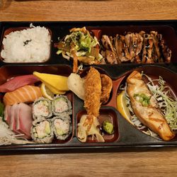 Nami Sushi - Bento box