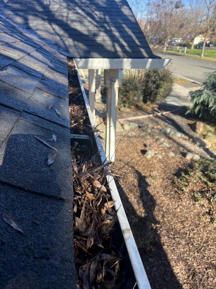 Slide of Butte Gutter Cleaning