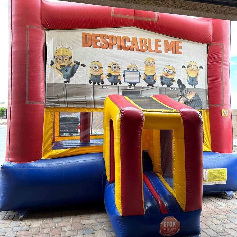Kangaroo Bounce Party - Castle Style Bouncer with an Arch. This picture was taken right after cleaning - Bounce House Rentals Near Me - Las Vegas, Nevada