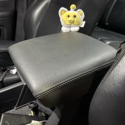Penton's Auto Trim & Truck Accessories - Armrest