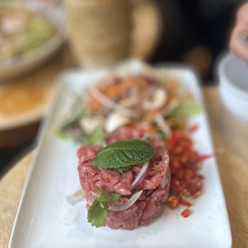 Monthaï - Beef tartare with lemongrass & choice of sticky/jasmine rice |16€ - Thai Near Me - Paris, 75 Monthaï - Beef tartare with lemongrass & choice of sticky/jasmine rice |16€ - Thai Near Me - Paris, 75