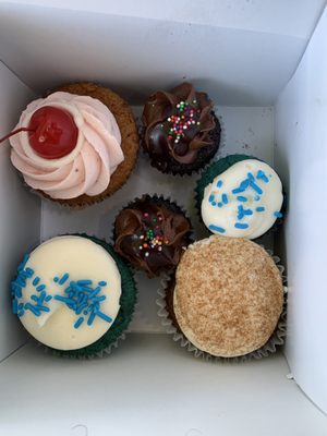 James & the Giant Cupcake by null