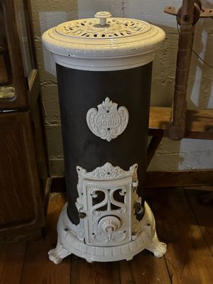 Belmont Farm Airport (88VA)