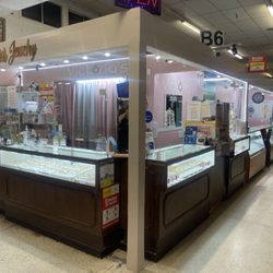 Victoria’s Jewelry - Store Front View
