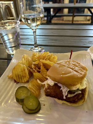 Boathouse Bar & Grill