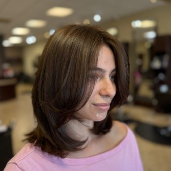 Hair by Selena - Short layered haircut - Hair Stylists Near Me Hair by Selena - Short layered haircut - Hair Stylists Near Me