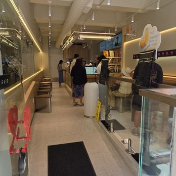 Tea Pulse - Seating area and counter - Coffee & Tea Near Me - New York, New York