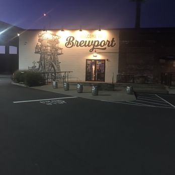 Brewport - Pizza Near Me - Bridgeport, Connecticut