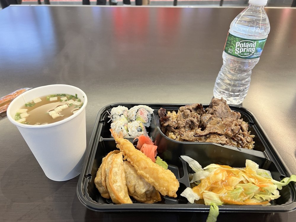 SARKU JAPAN Updated September 2024 30 Photos & 36 Reviews 150 Quakerbridge Mall, Lawrence