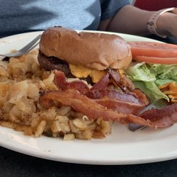 red apple diner - Just look at what's supposed to be cheese on this cheeseburger. Did the cook leave the plastic on the Kraft single?
