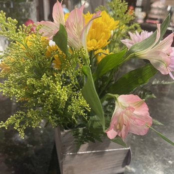 Miracle Flowers - Florists Near Me - Folsom, California Miracle Flowers - Florists Near Me - Folsom, California