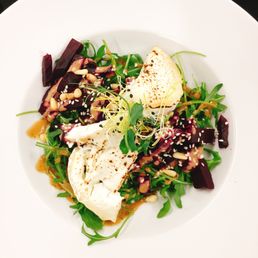 Bistro Nekázanka 11 - Salad with goat cheese - salads, food, salad - Kavárny Near Me - Praha 1, Puerto Rico