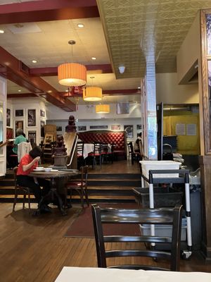 Ollie’s Sichuan Chinese Restaurant​ (成都印象) by null