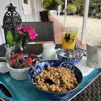 The Pines Inn - Lovely breakfast. - Hotels Near Me - Grass Valley, California The Pines Inn - Lovely breakfast. - Hotels Near Me - Grass Valley, California
