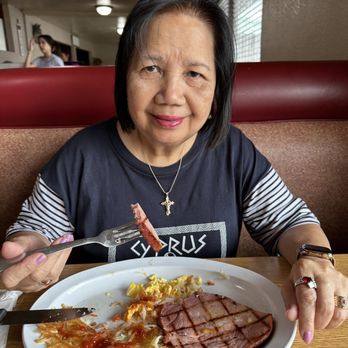 Coyote Cafe - Ham steak and eggs! - Cafes Near Me - Bullhead City, Arizona Coyote Cafe - Ham steak and eggs! - Cafes Near Me - Bullhead City, Arizona