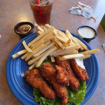 Crest Cafe - Chicken tenders and fries appetizer delicious! - Cafes Near Me - San Diego, California