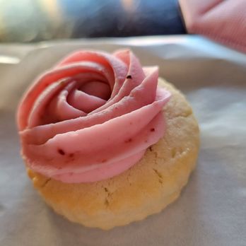 CRUDE Craft Coffee Bar - Strawberry amd cream cookie - Desserts Near Me - Fort Worth, Texas CRUDE Craft Coffee Bar - Strawberry amd cream cookie - Desserts Near Me - Fort Worth, Texas