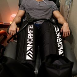 Body Therapeutics - O2 & COMPRESSION LOUNGE
Available for pre-float, post-massage, for those coming from altitude or athletes looking for a faster recovery.