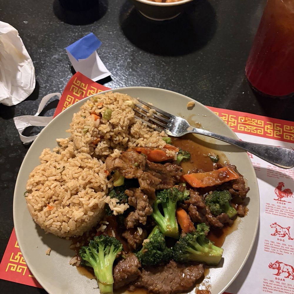 Bamboo - FRIED SHRIMP (14) PLAIN FRIED RICE BROCCOLI STIR FRY - Chinese Near Me - San Antonio, Texas