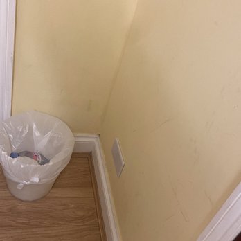 Dolphin Hotels - Sticky dirt on the wall that they didn't clean. - Hotels Near Me - London, XGL
