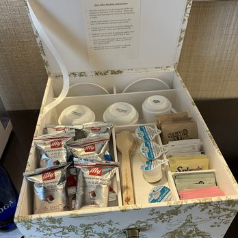 The Hay-Adams - In room amenities - Hotels Near Me - Washington, DC, District of Columbia The Hay-Adams - In room amenities - Hotels Near Me - Washington, DC, District of Columbia
