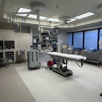 Commons Clinic - Spine Surgeons Near Me - Marina Del Rey, California Commons Clinic - Spine Surgeons Near Me - Marina Del Rey, California