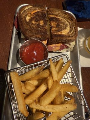 Bar Louie - One Loudoun by null