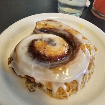 Russell's - Cinnamon roll! - American Near Me - Pasadena, California