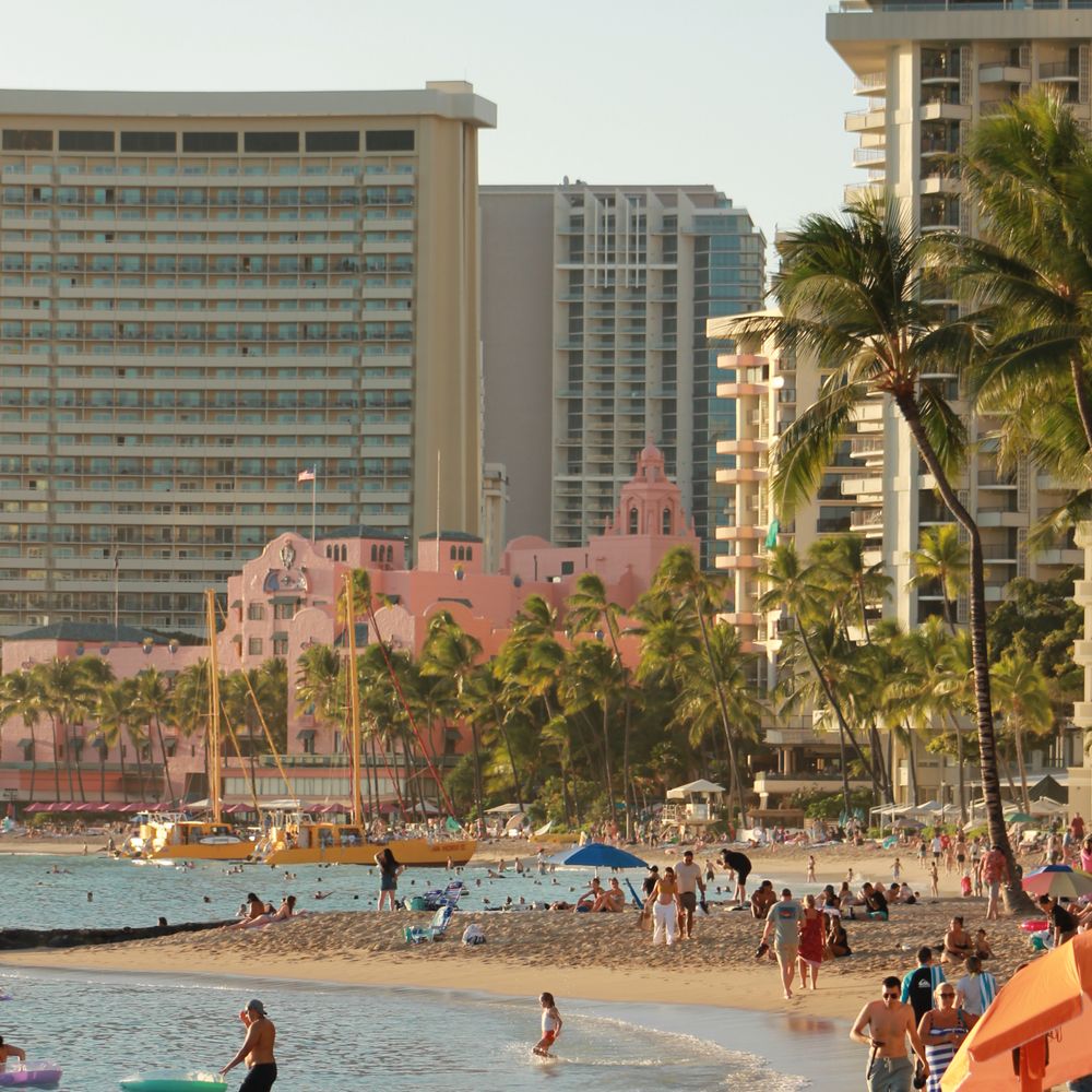 Ali'i Beach Rentals - Waikiki - Property Management Near Me - Honolulu, Hawaii