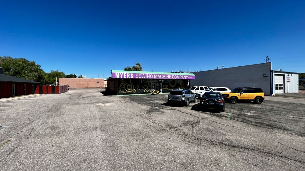 MYERS SEWING Updated September 2024 40 Photos 3770 E La Salle St